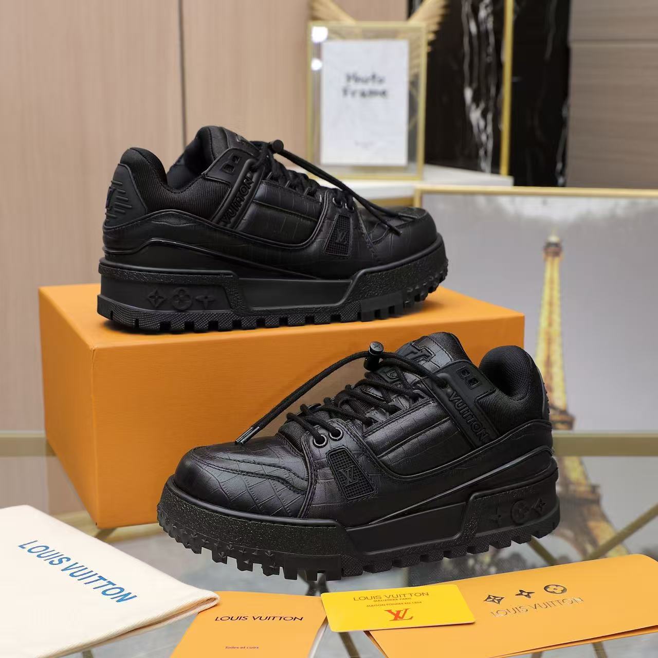 LV Trainer Maxi Black