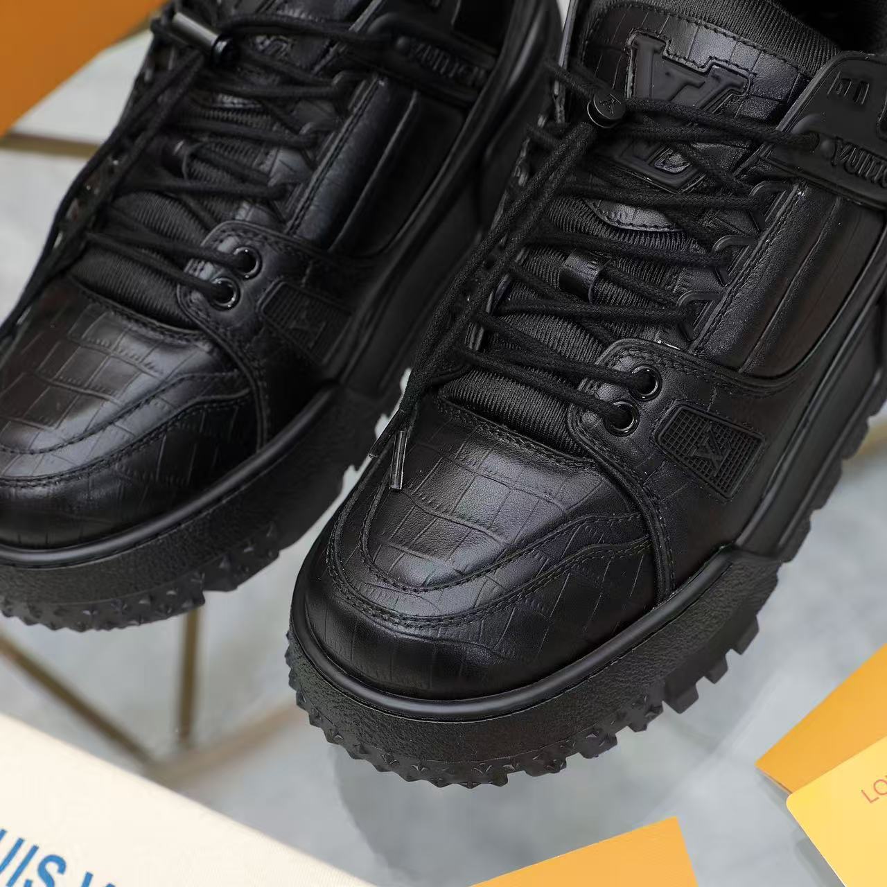 LV Trainer Maxi Black