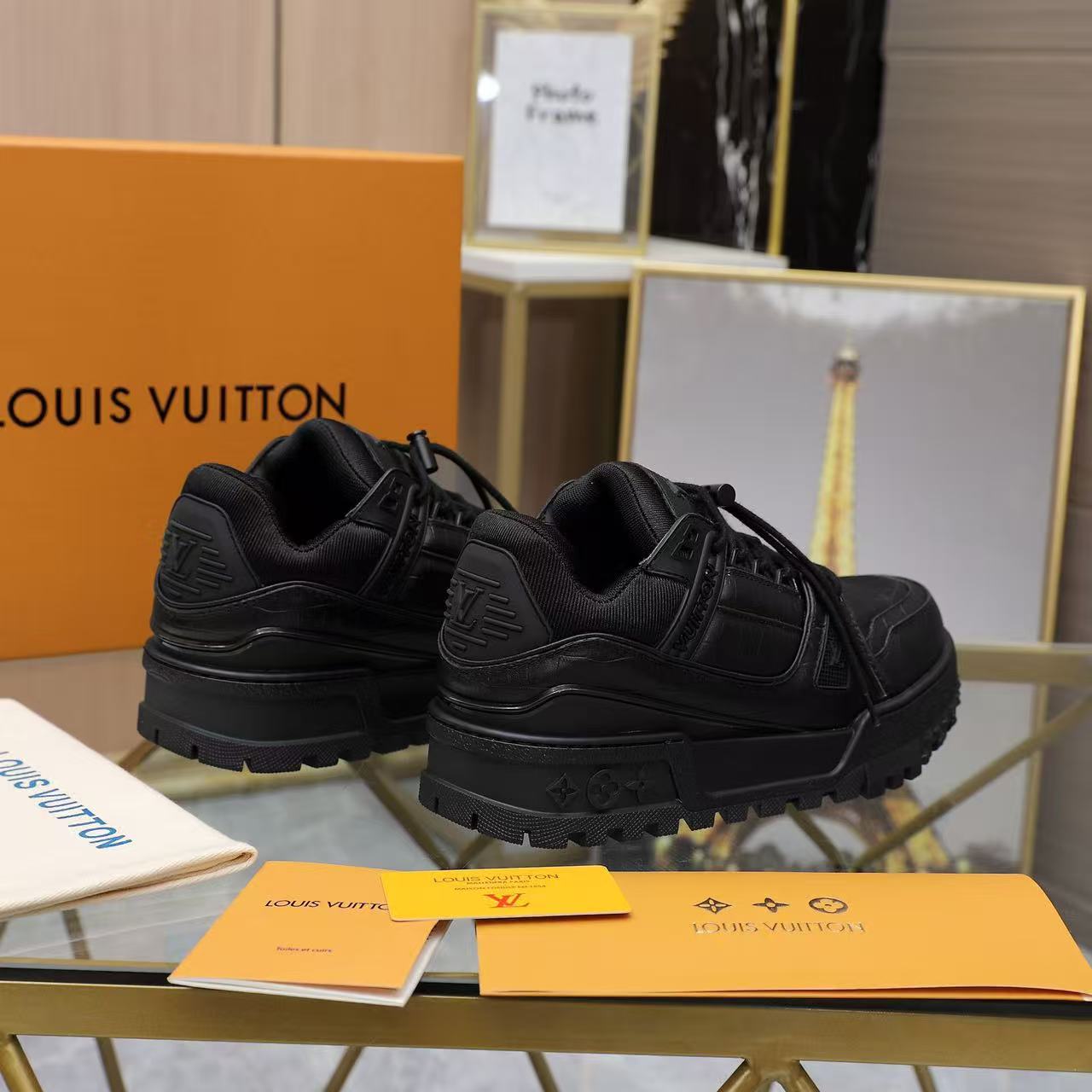 LV Trainer Maxi Black
