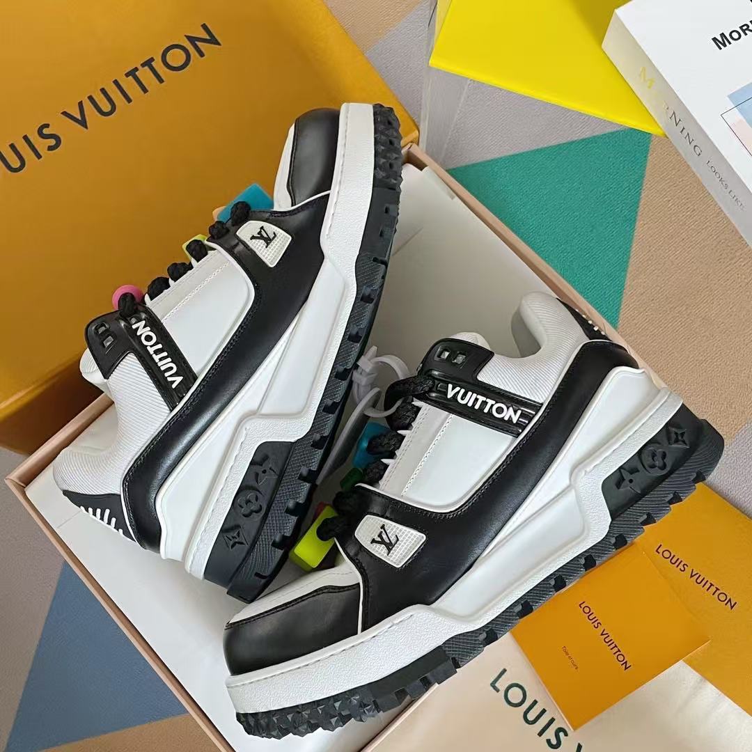 LV Trainer Maxi black and white