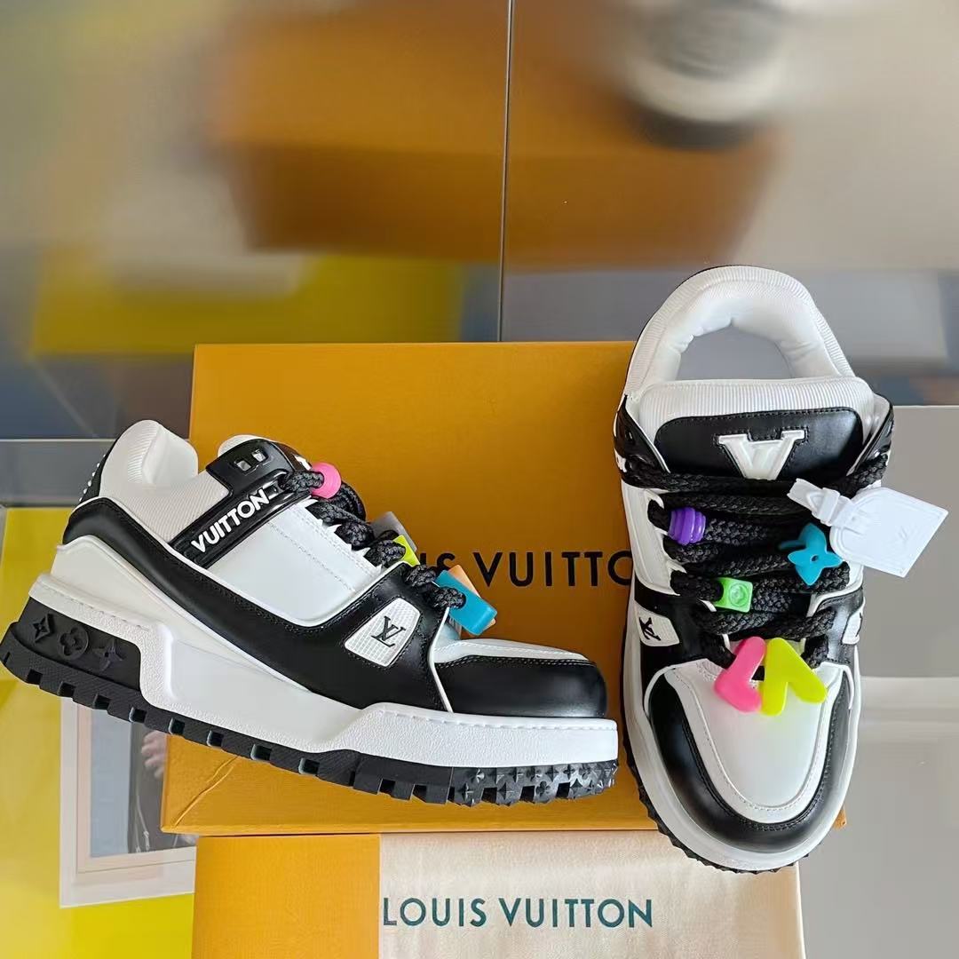 LV Trainer Maxi black and white