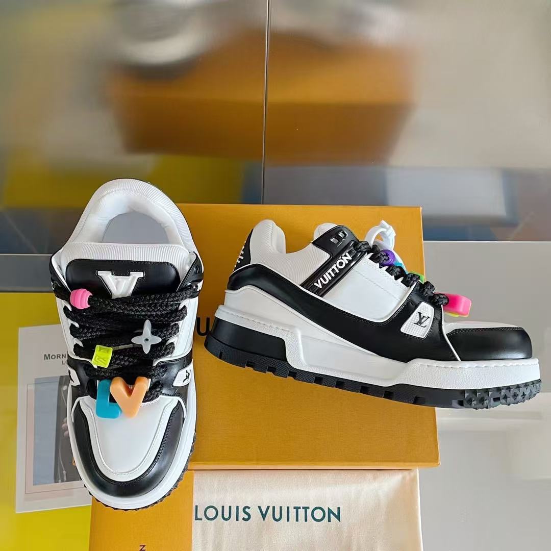 LV Trainer Maxi black and white