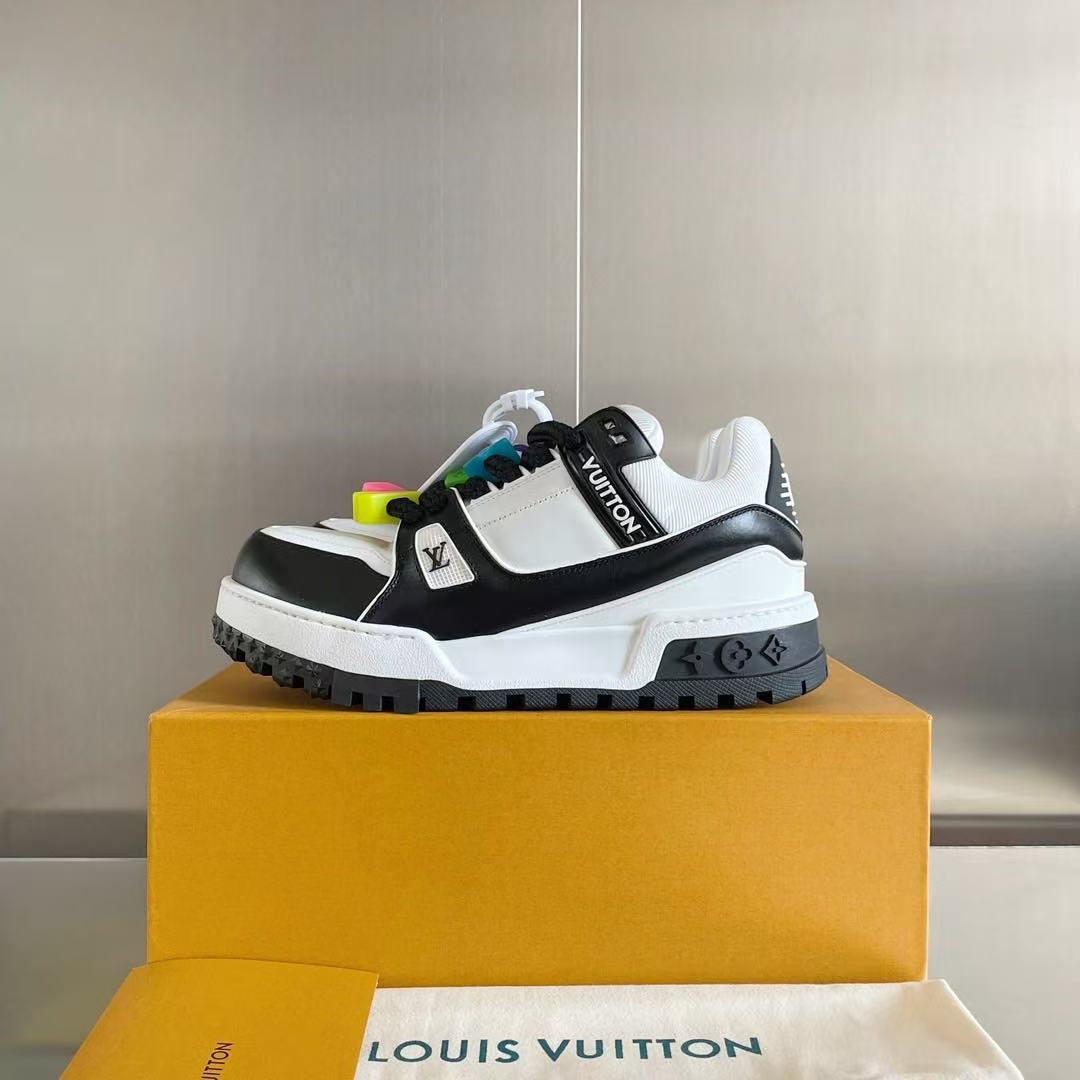 LV Trainer Maxi black and white