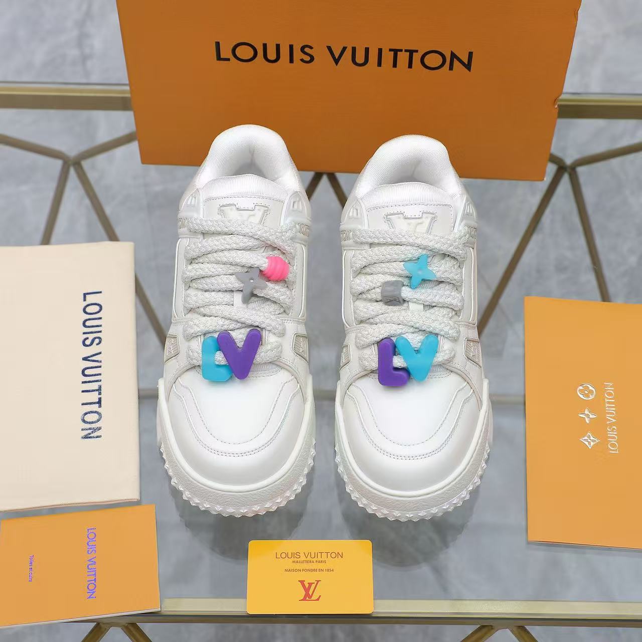 LV Trainer Maxi  White