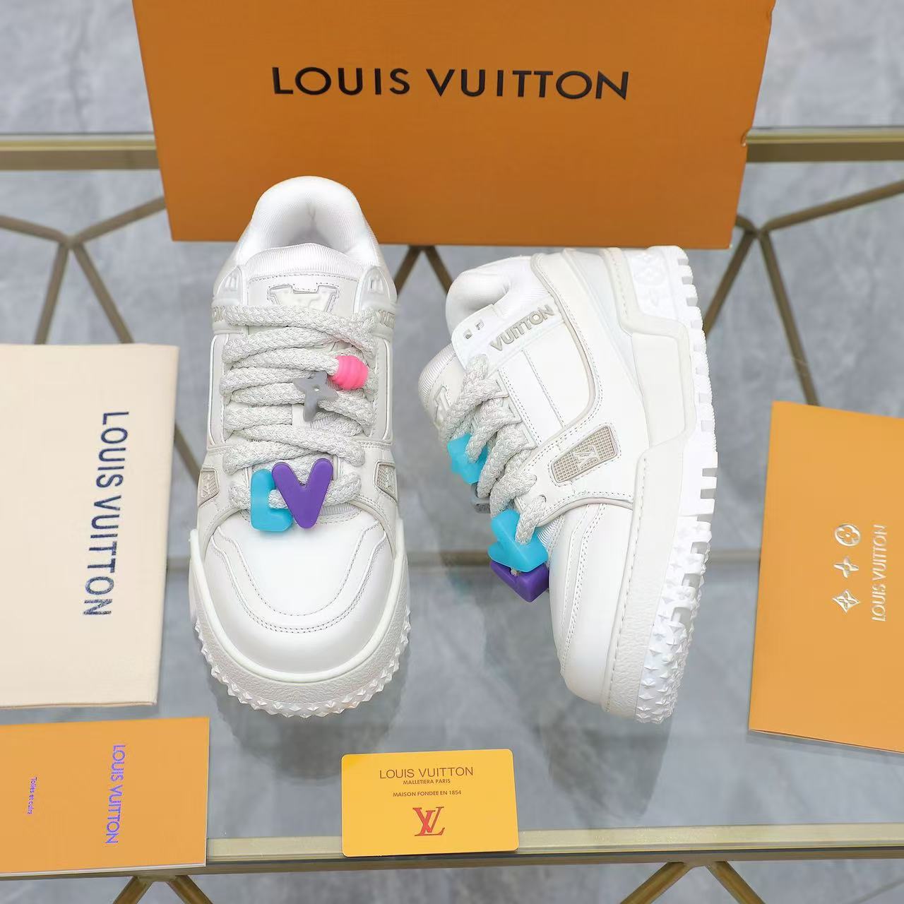 LV Trainer Maxi  White