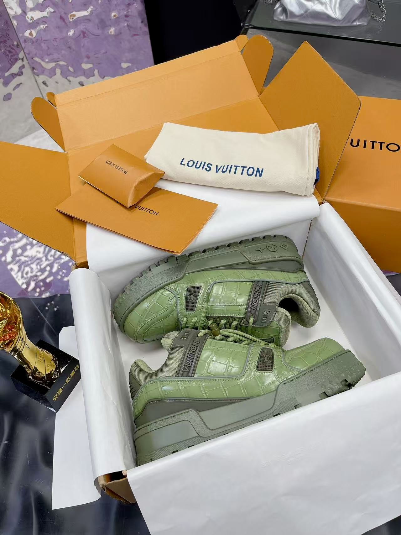 LV  Trainer Maxi  Army green