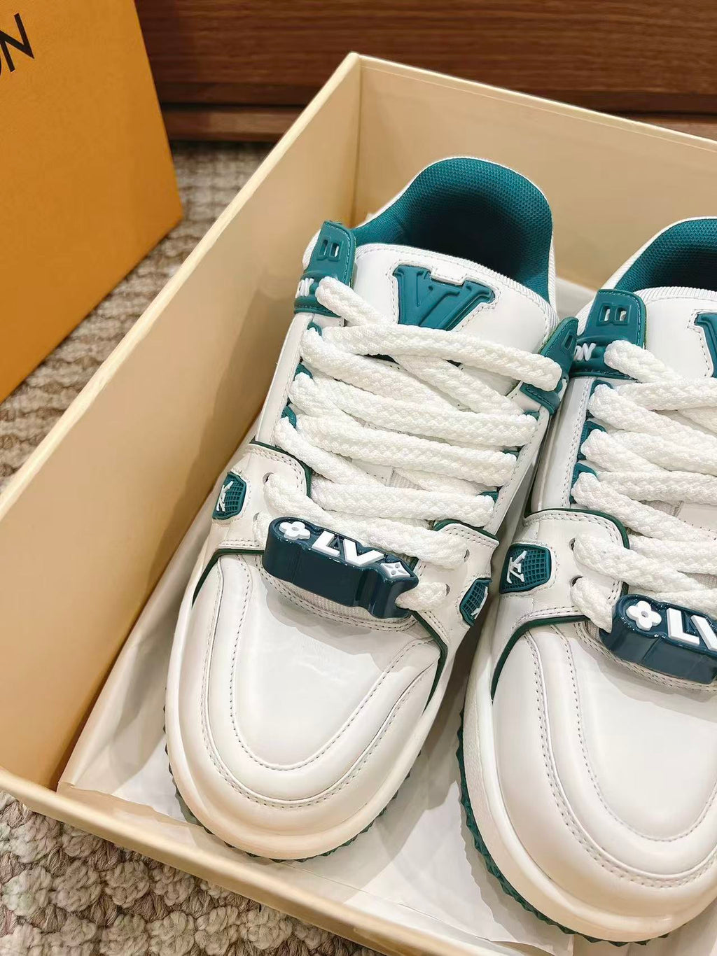LV Trainer Maxi white green