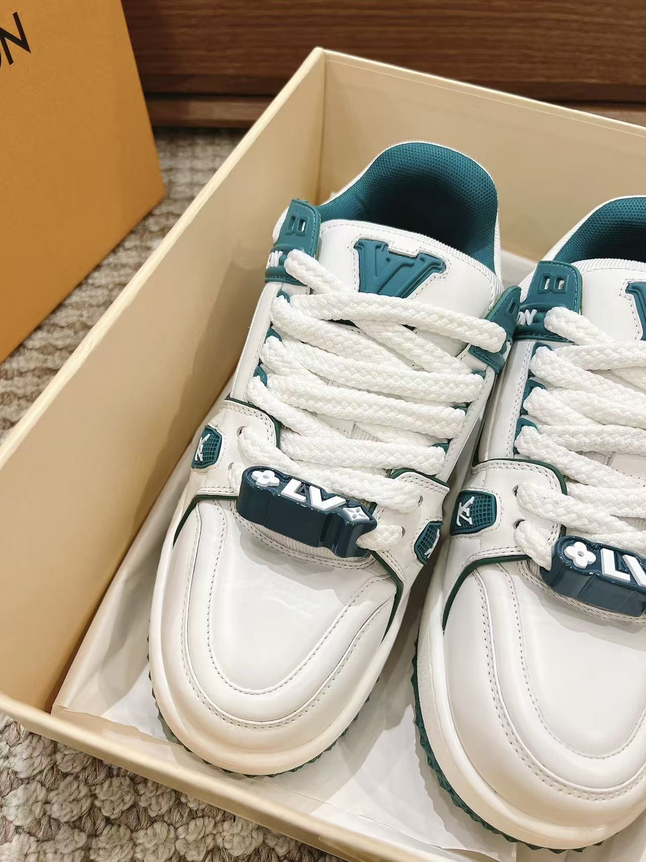 LV Trainer Maxi white green