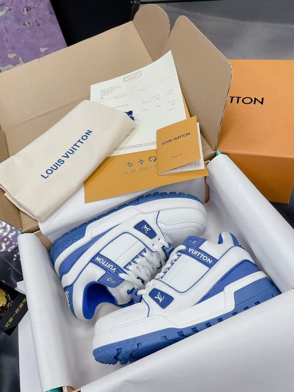LV Trainer Maxi  White and blue
