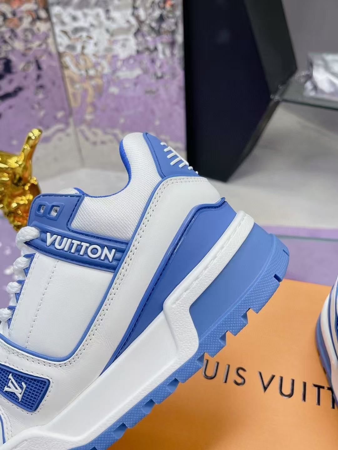 LV Trainer Maxi  White and blue