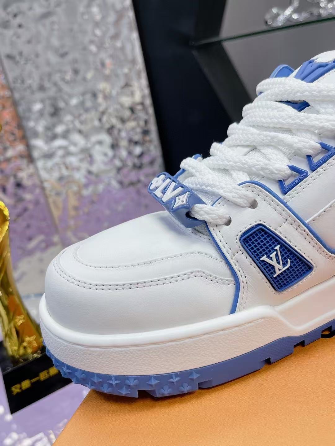 LV Trainer Maxi  White and blue