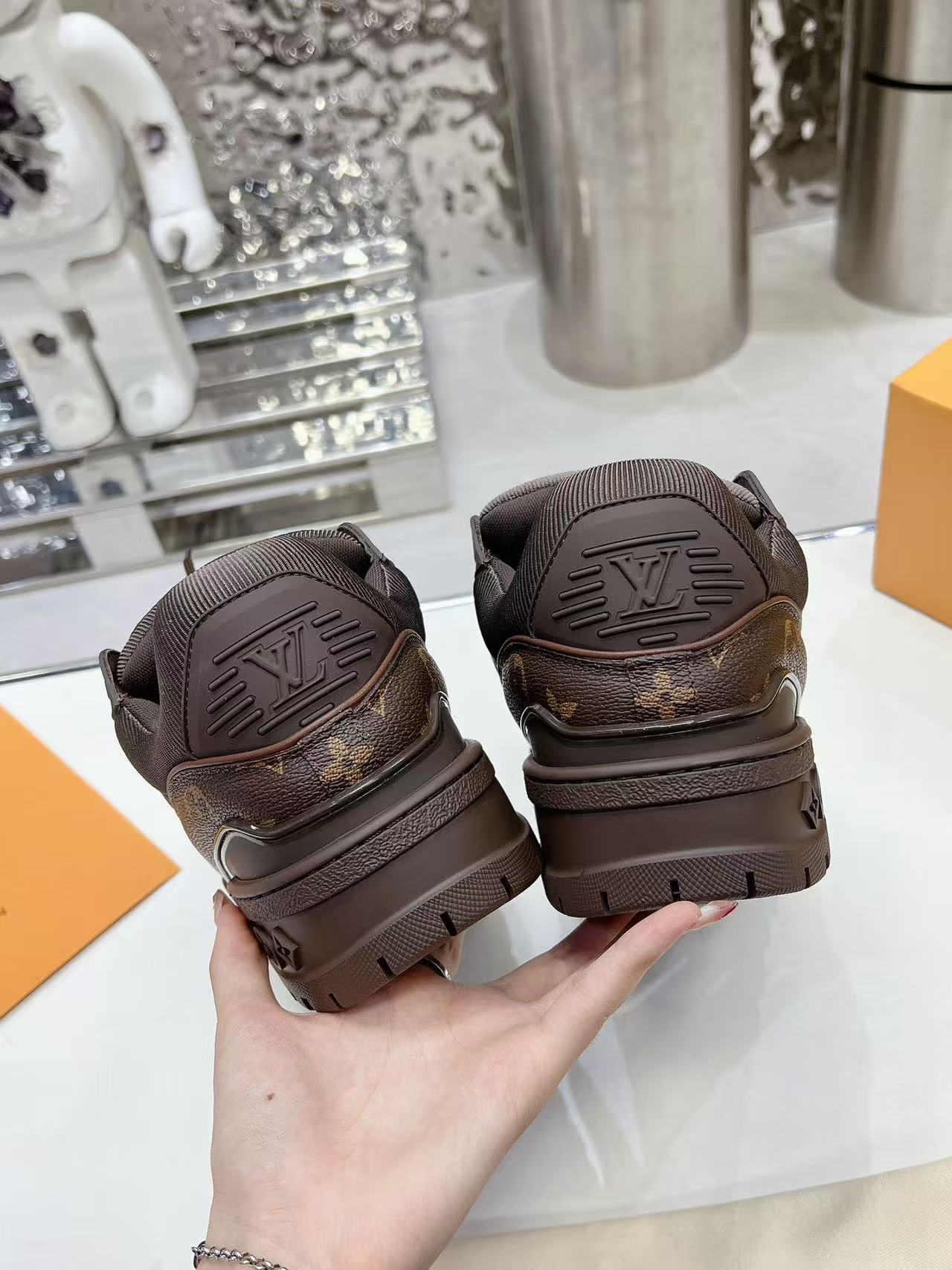 LV Trainer Maxi Ebene /Monogram Cavas
