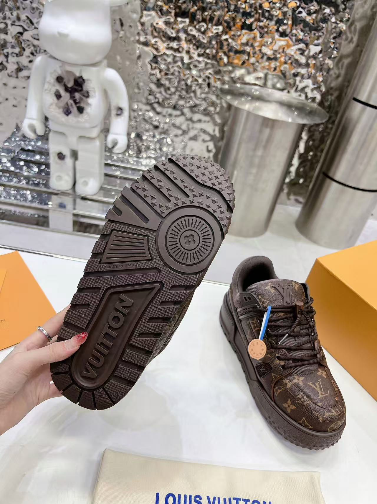 LV Trainer Maxi Ebene /Monogram Cavas