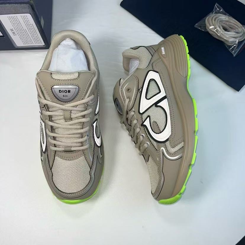 DIOR B30  Beige green