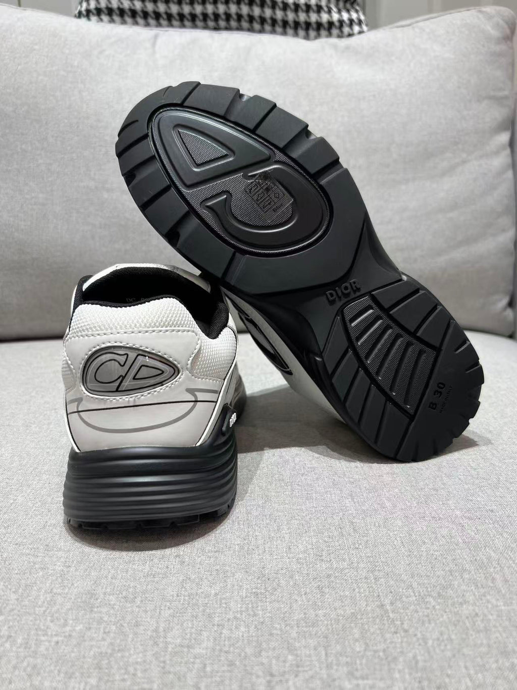 DIOR B30  white and black