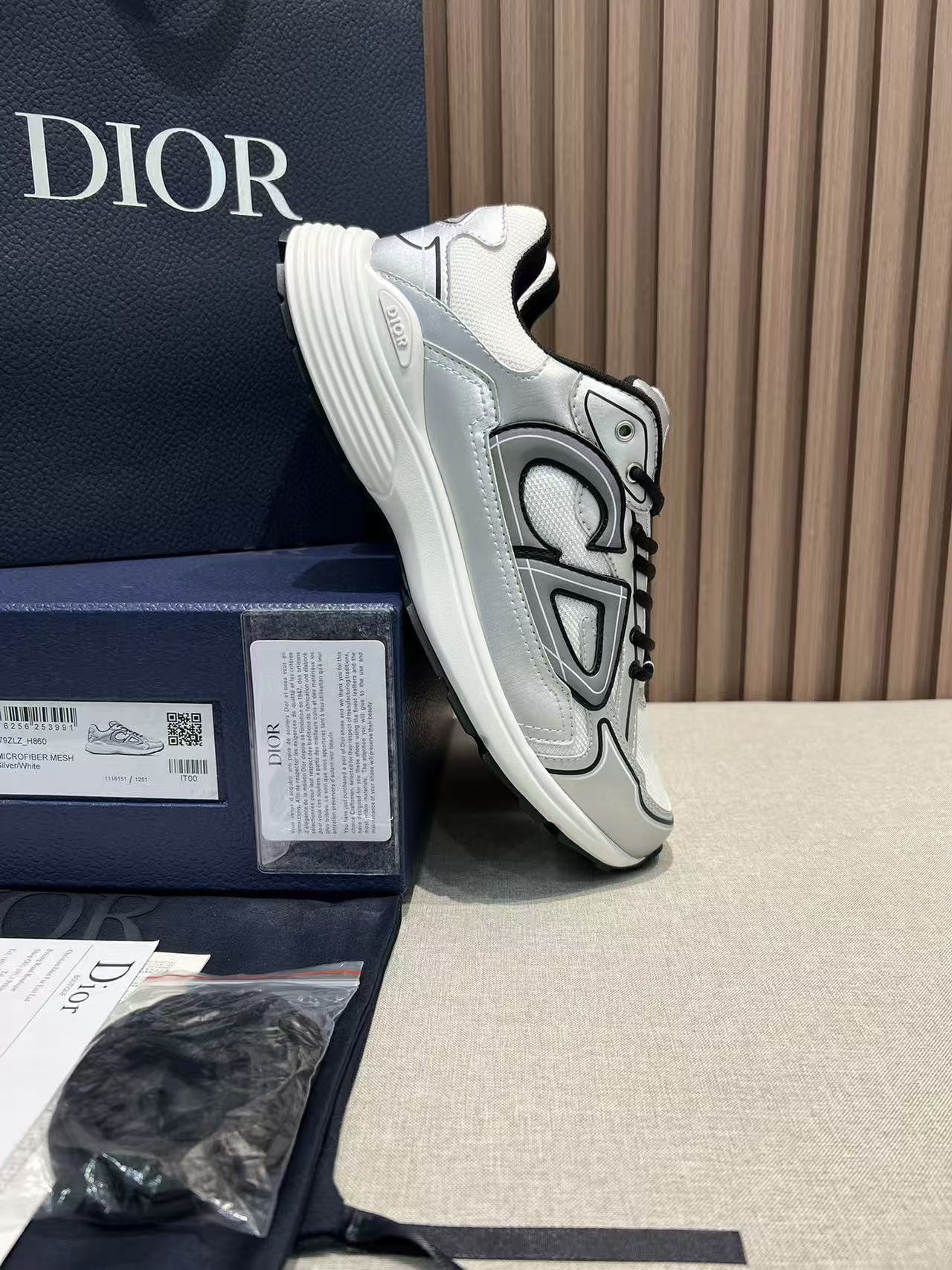 DIOR B30 silvery white