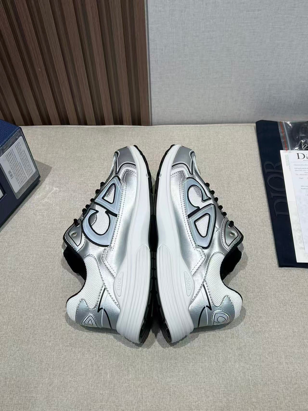 DIOR B30 silvery white