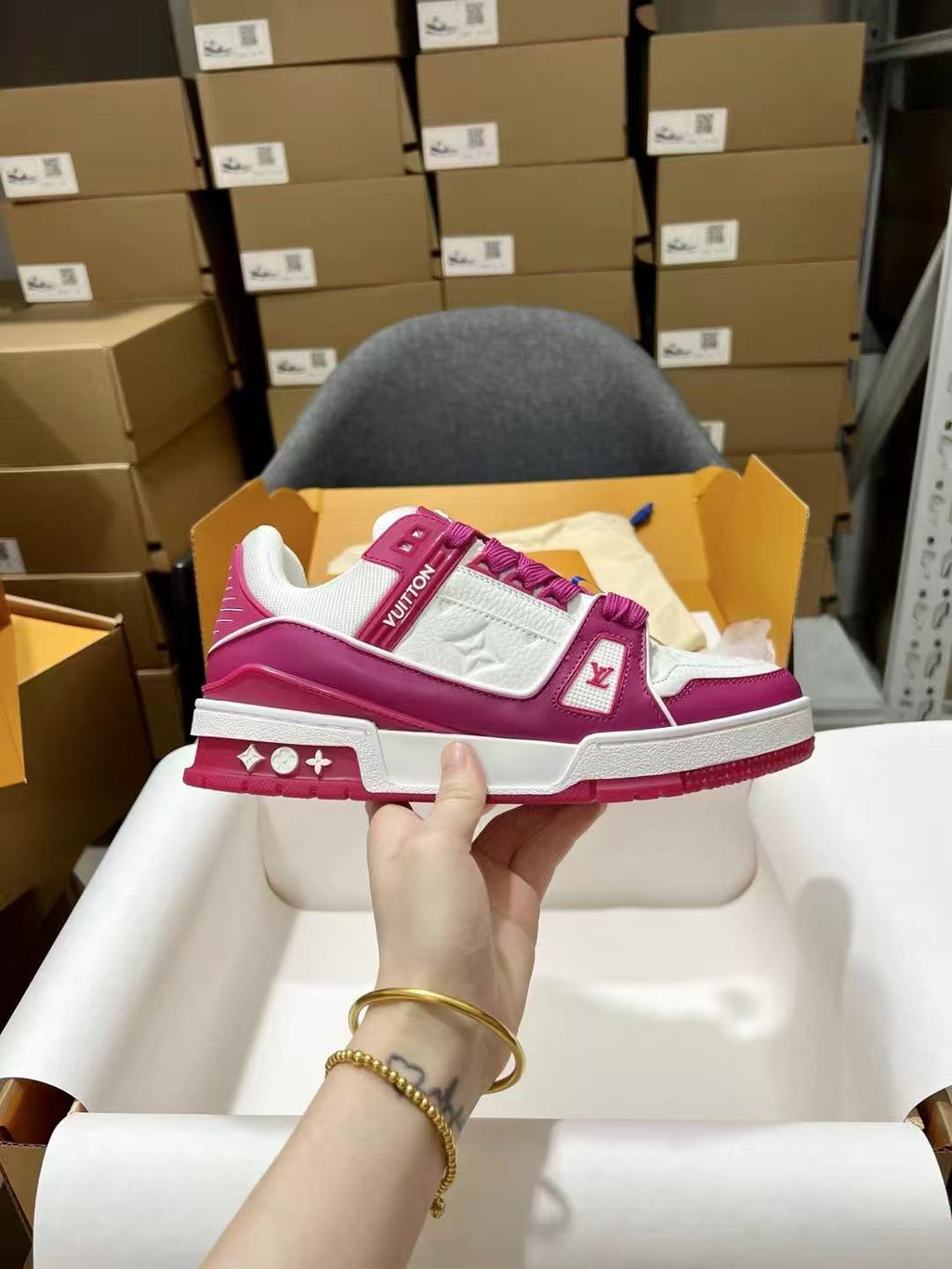 LV Trainer 'White Fuchsia