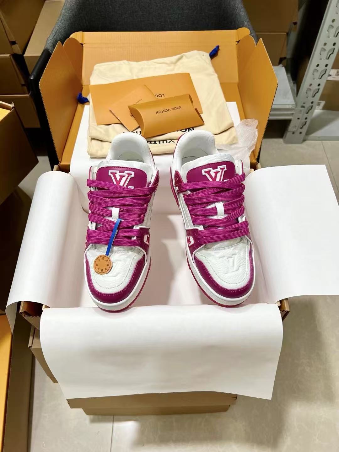 LV Trainer 'White Fuchsia