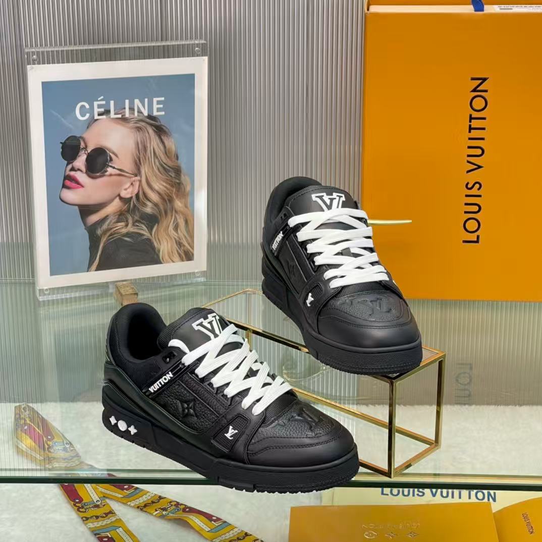 LV trainer black