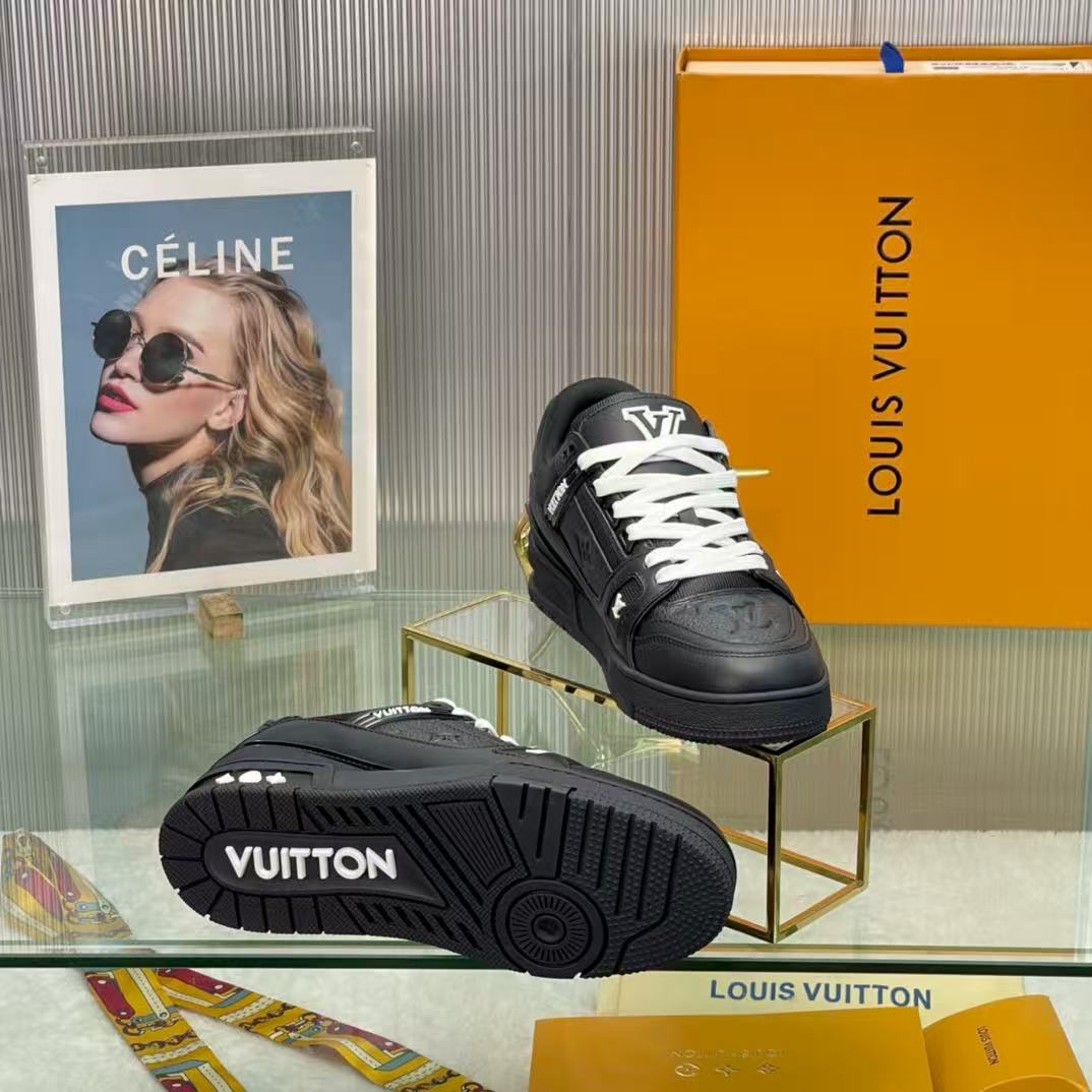 LV trainer black