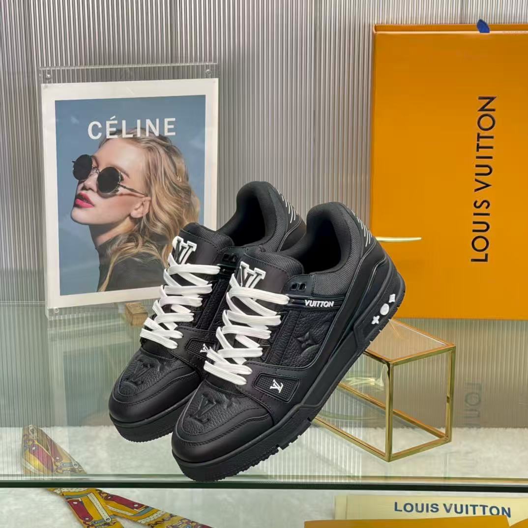 LV trainer black