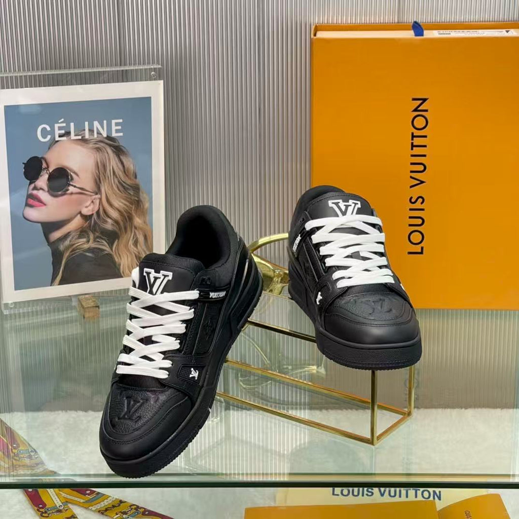LV trainer black