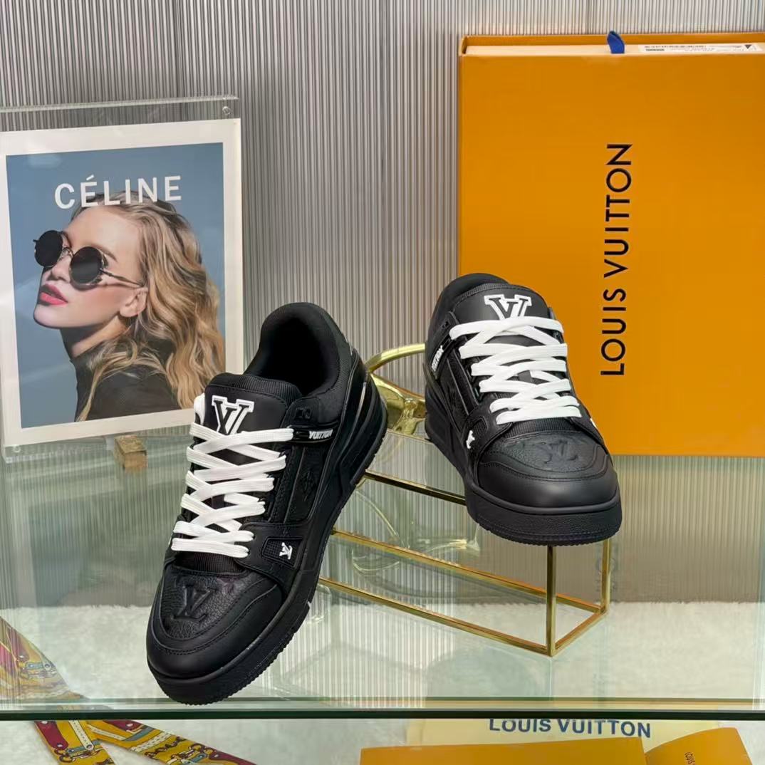 LV trainer black