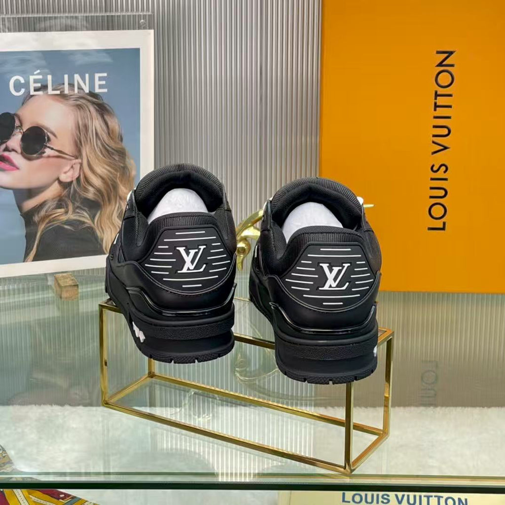 LV trainer black