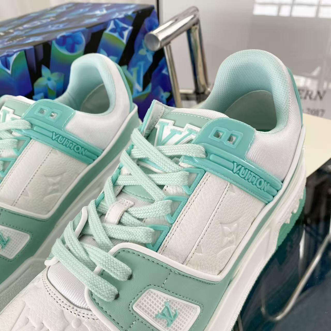 LV trainer Teal White'