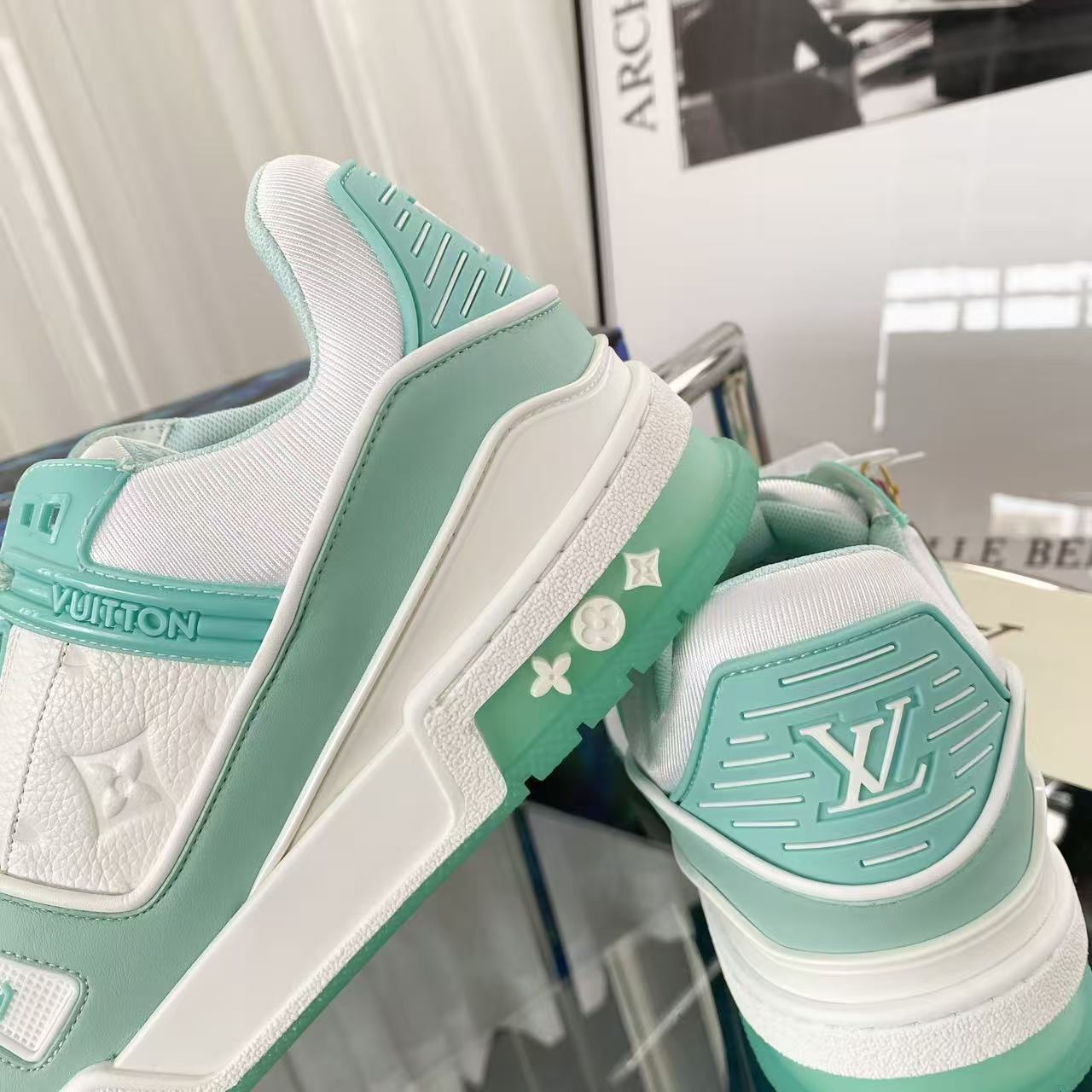 LV trainer Teal White'