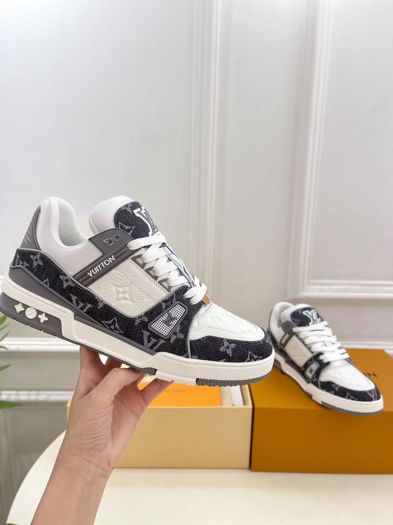 LV trainer grey