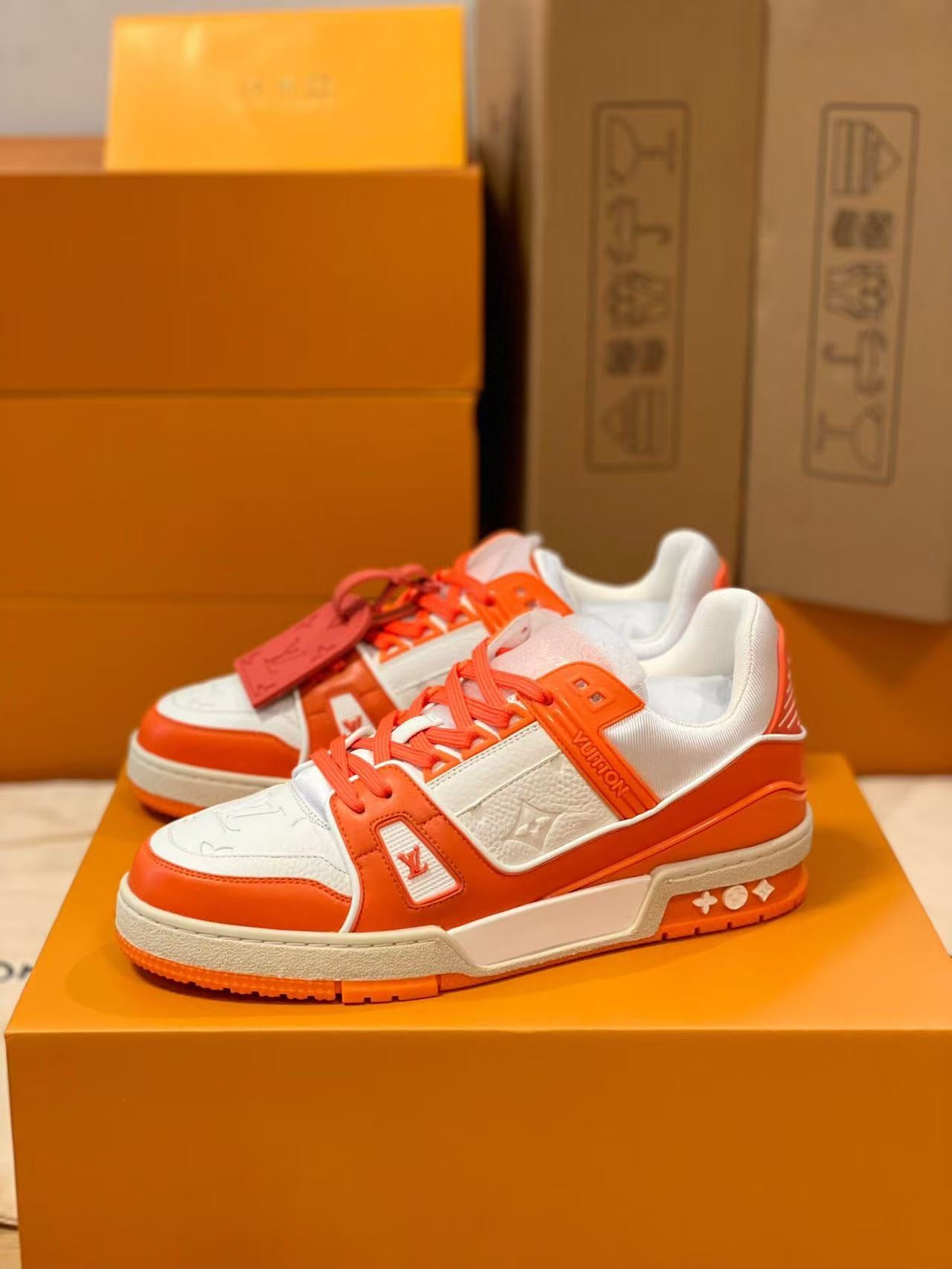 LV trainer orange