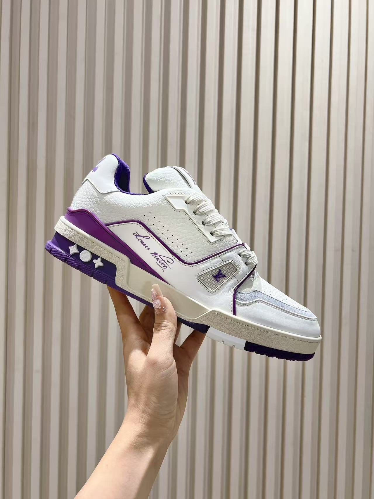 LV Trainer  "Violet" -