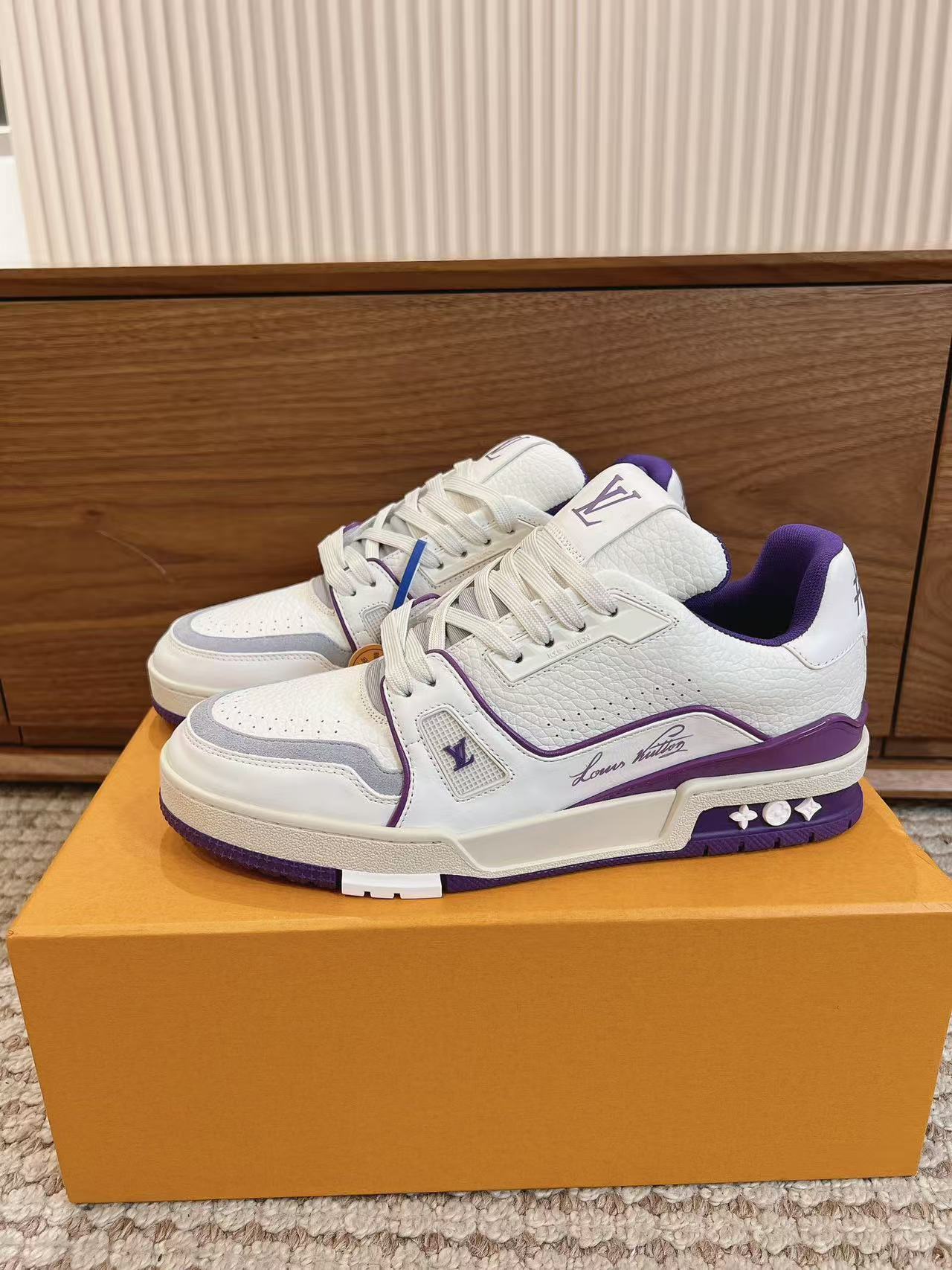 LV Trainer  "Violet" -