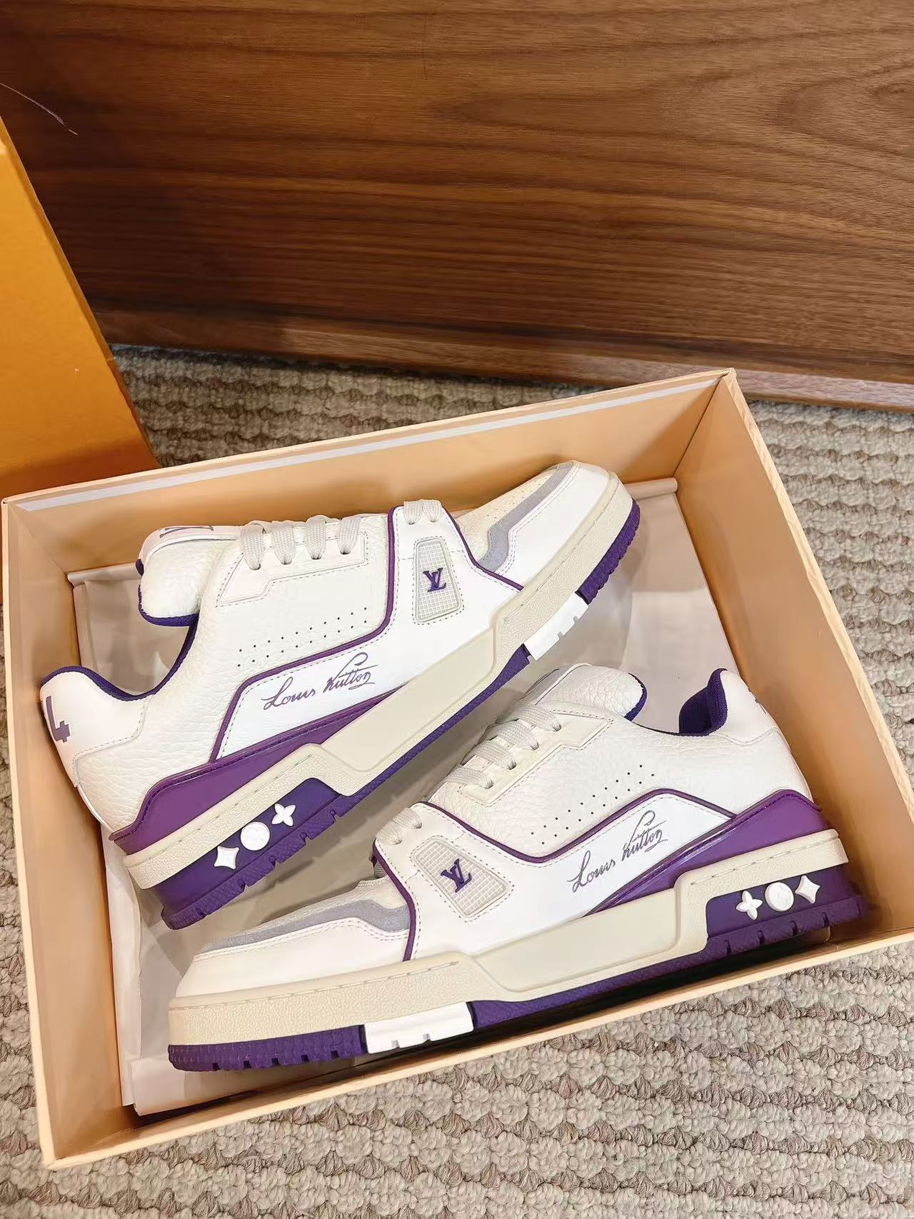 LV Trainer  "Violet" -