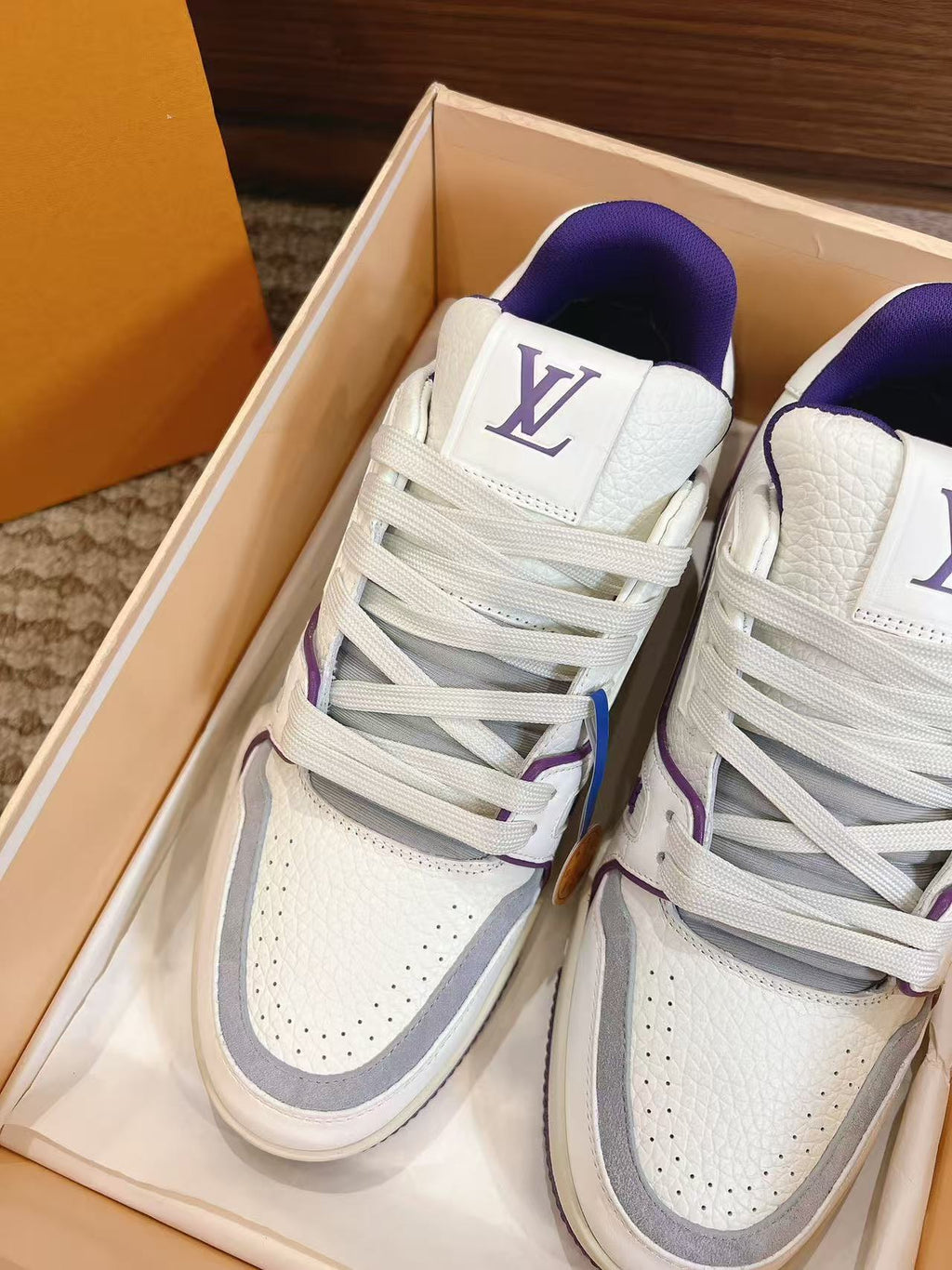 LV Trainer  "Violet" -