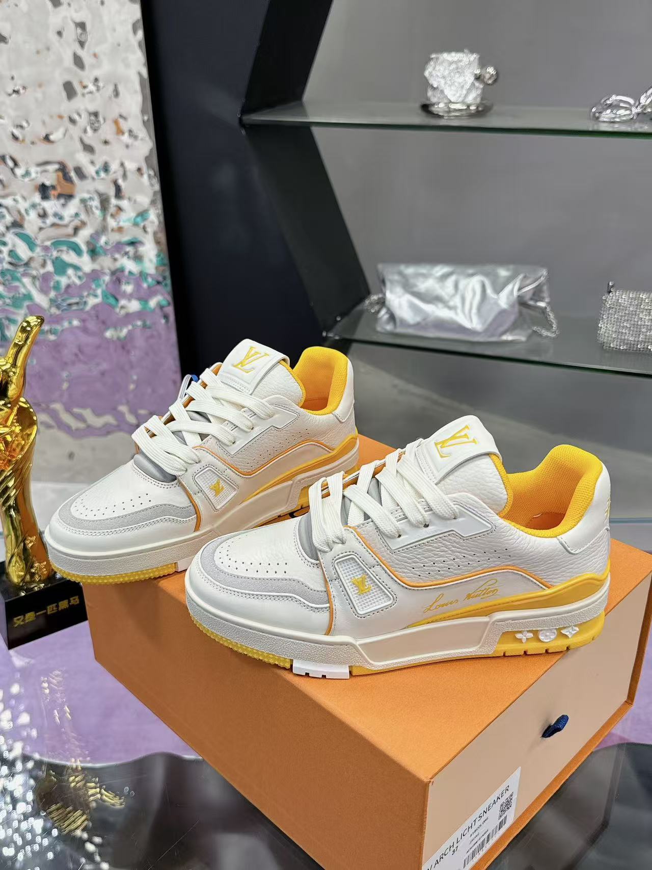 LV trainer #54 Signature  yellow and white