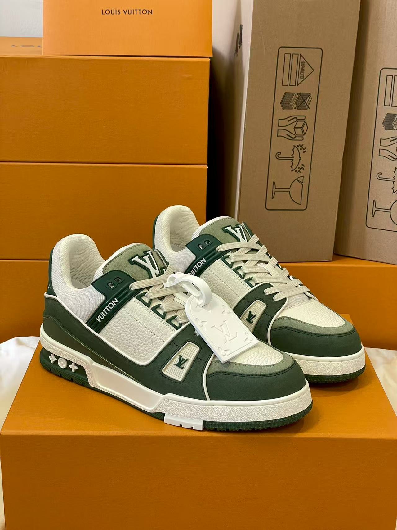 LV trainer light green white