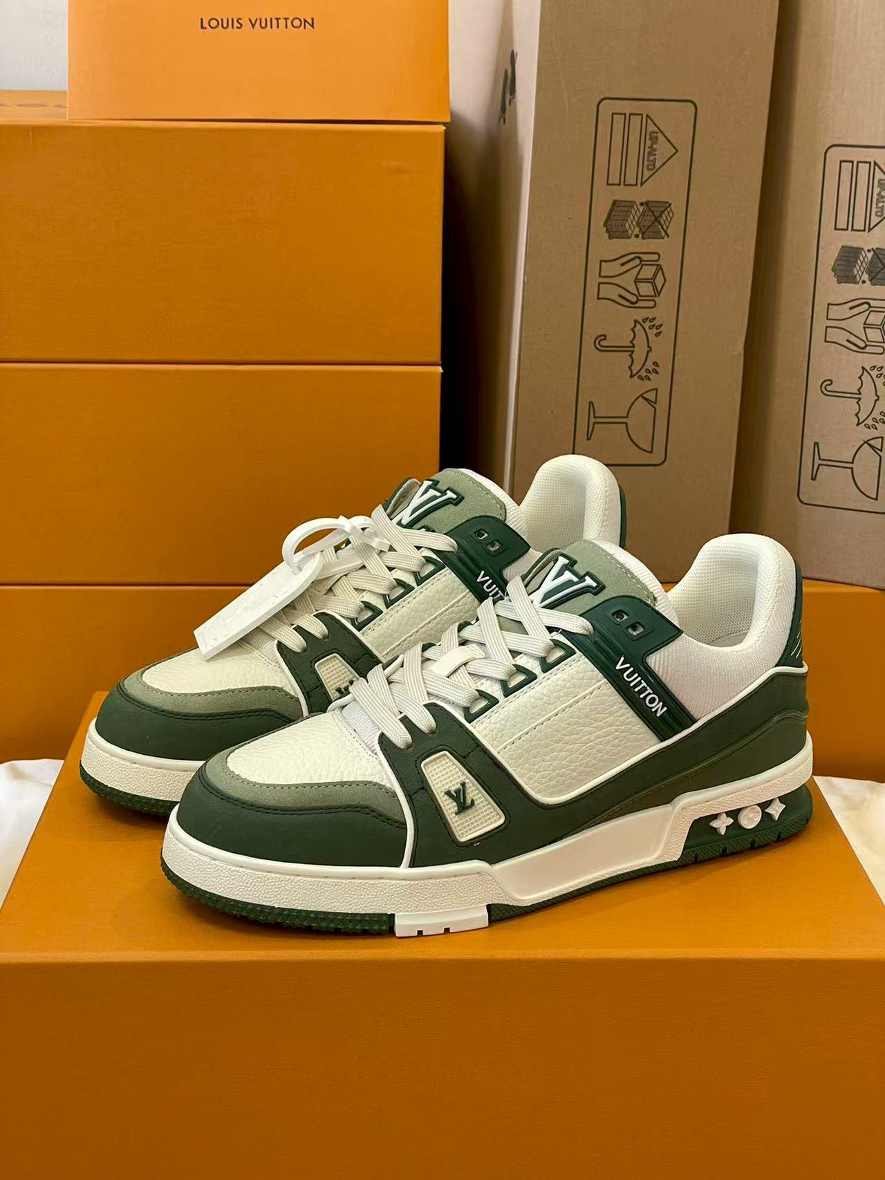 LV trainer light green white
