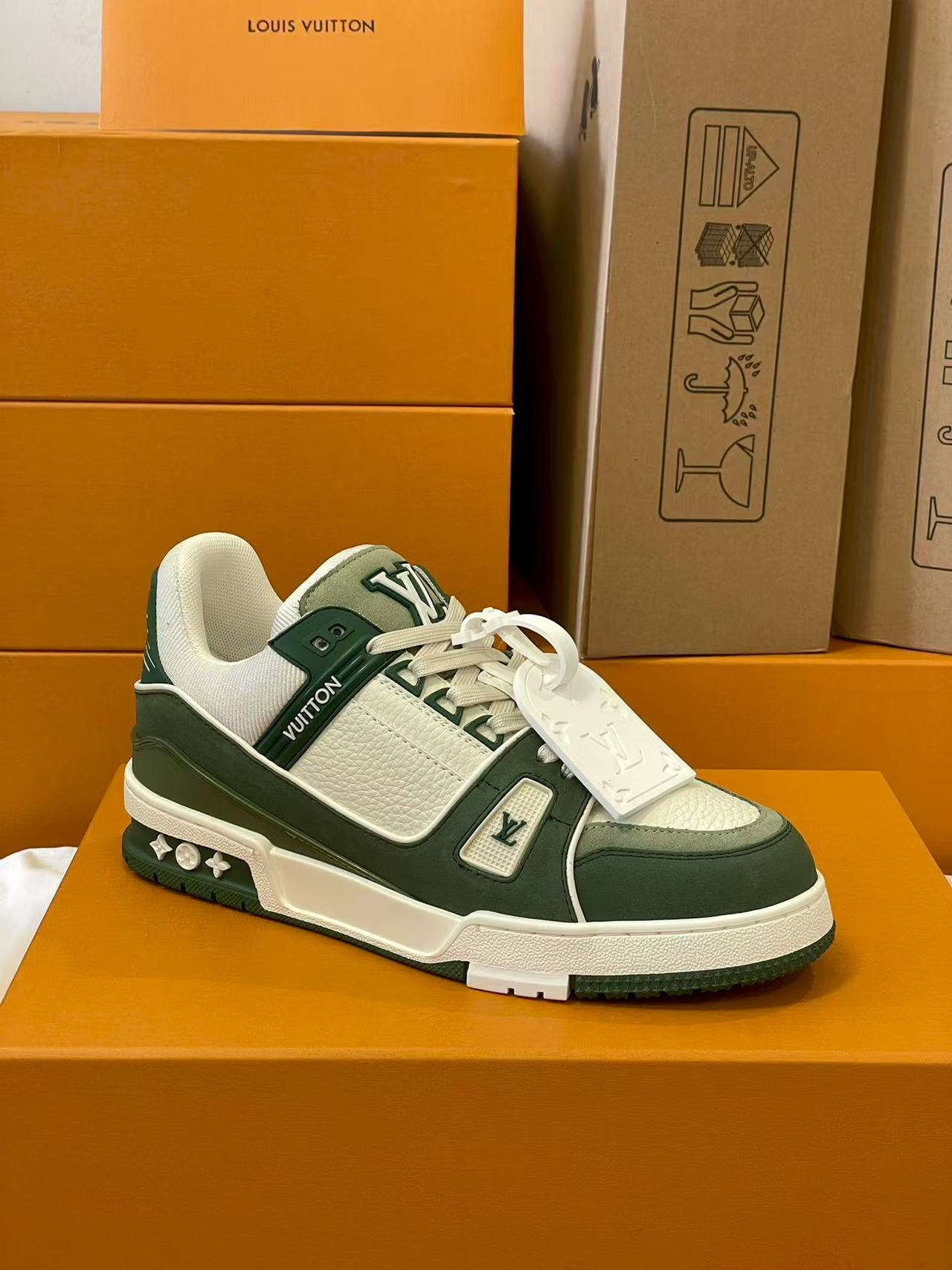 LV trainer light green white