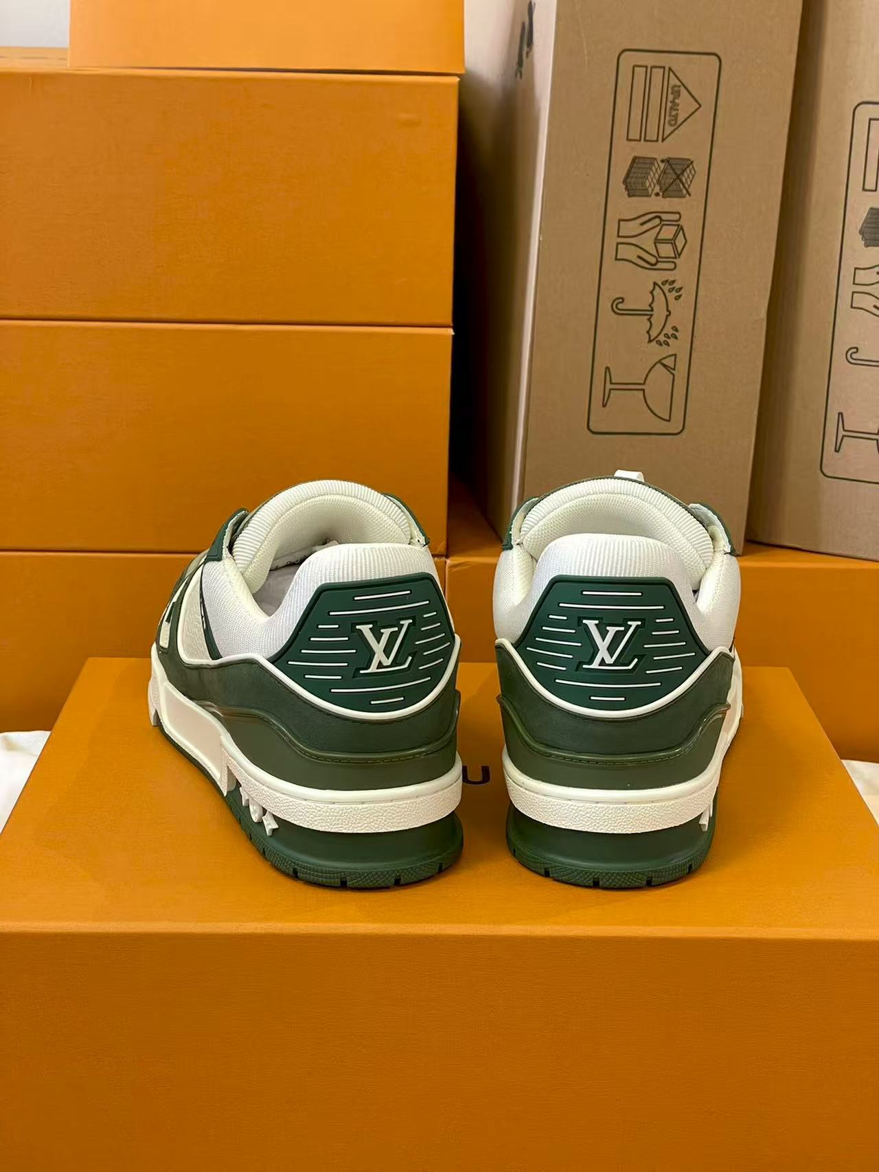LV trainer light green white