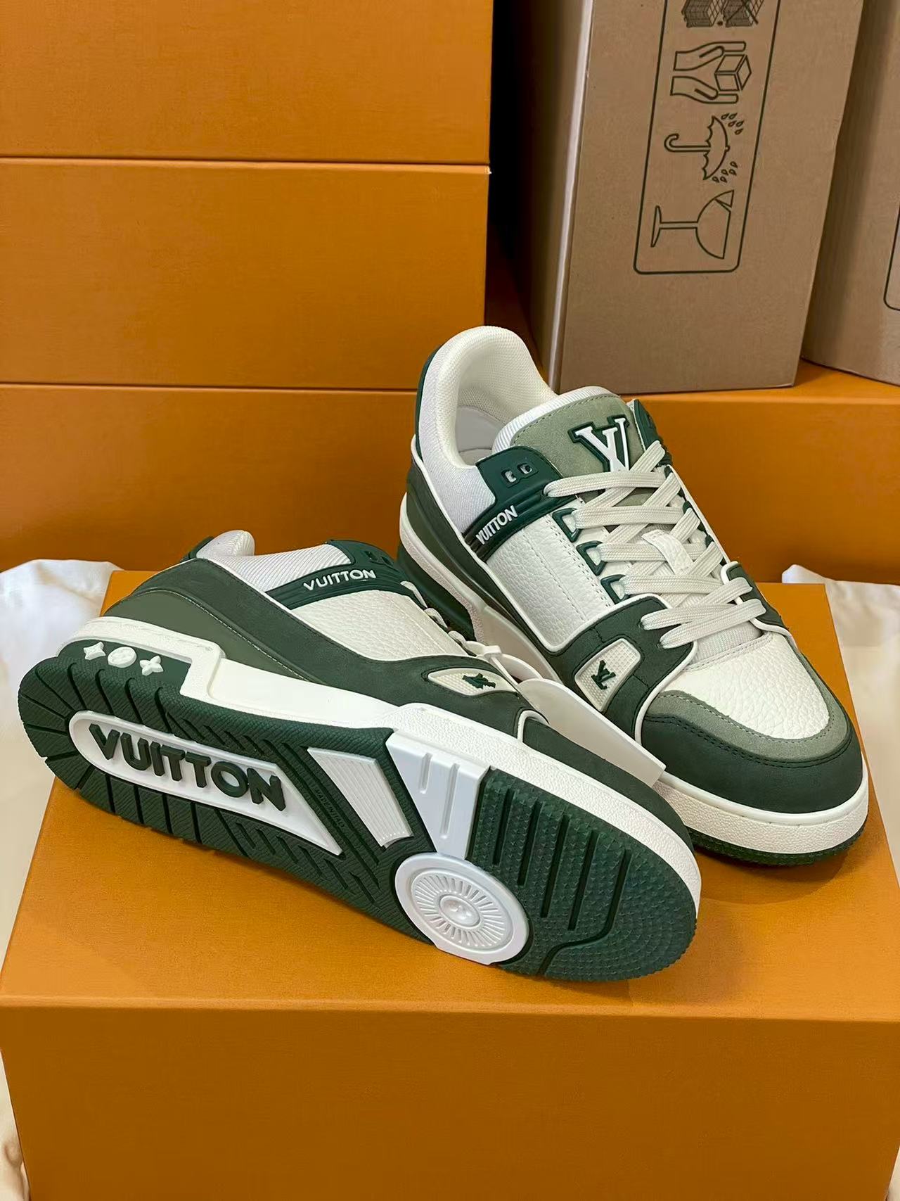 LV trainer light green white