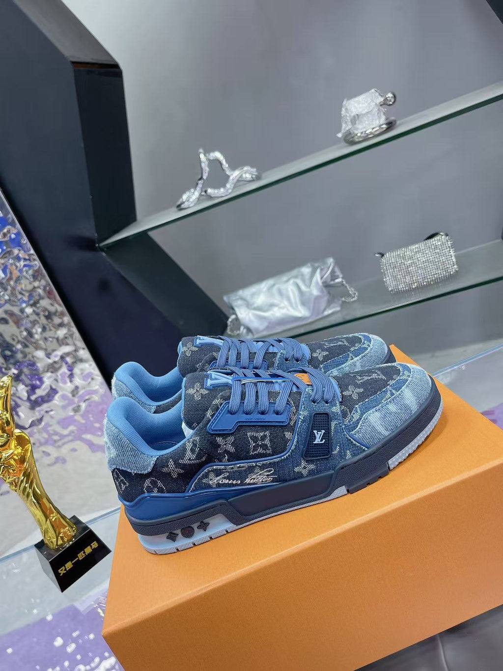 LV trainer “Denim Blue”