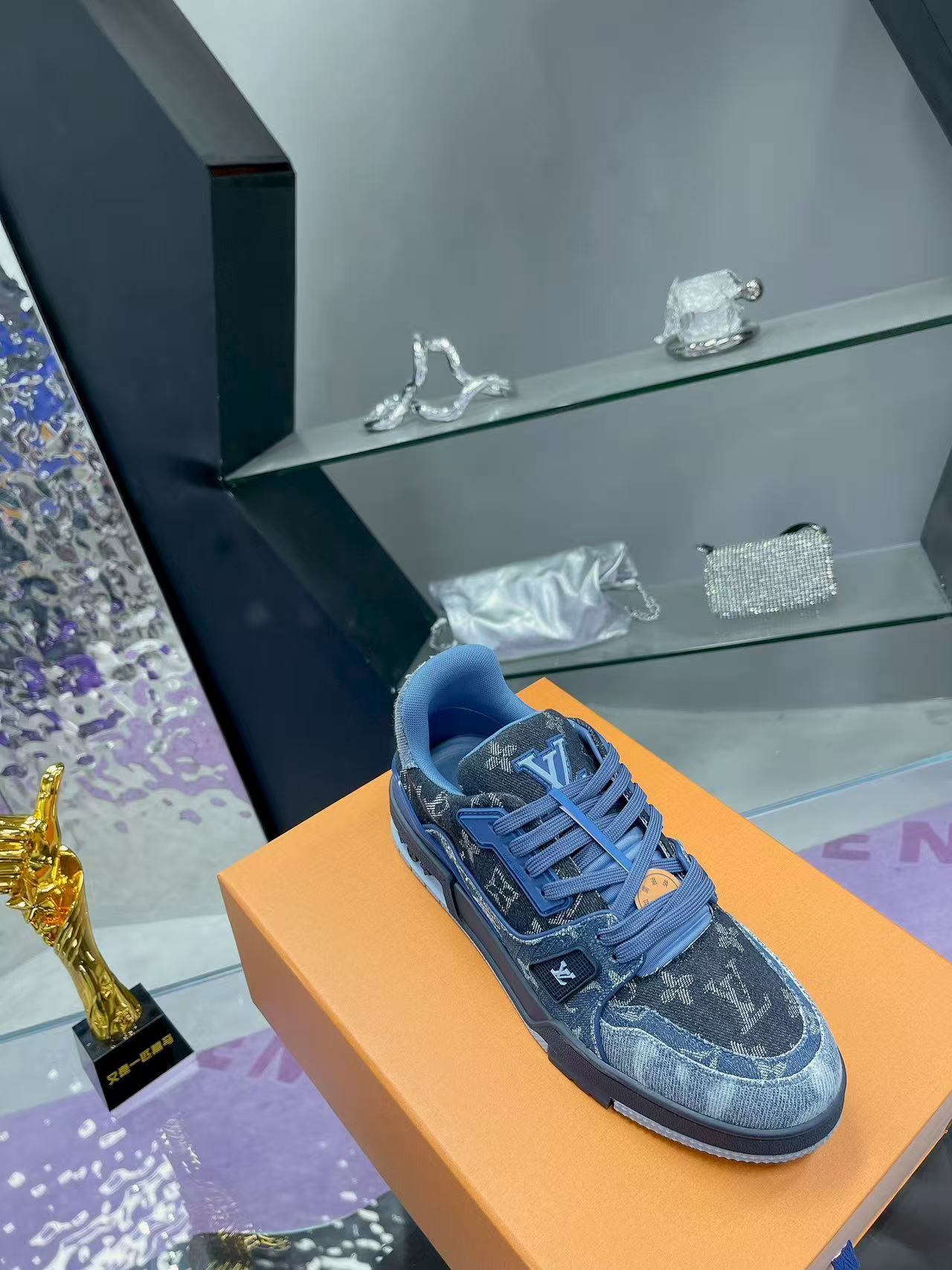 LV trainer “Denim Blue”