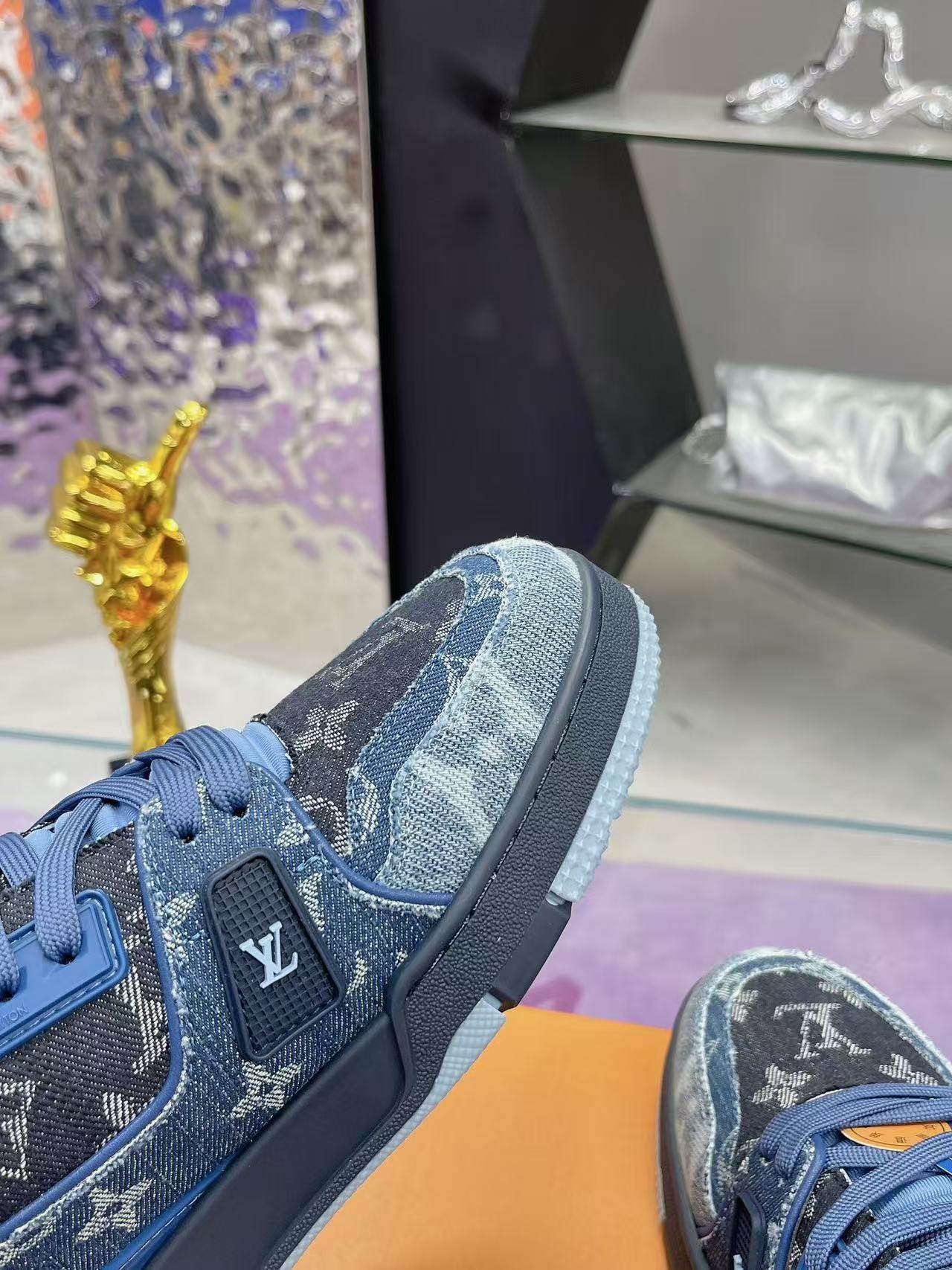 LV trainer “Denim Blue”