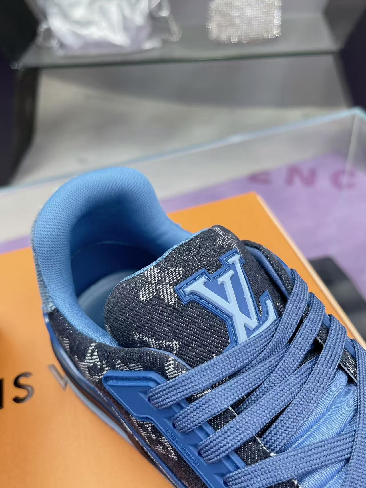 LV trainer “Denim Blue”