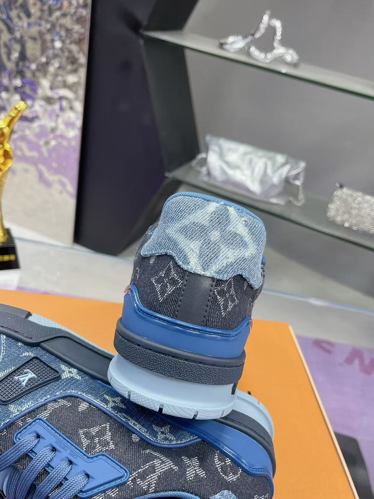LV trainer “Denim Blue”
