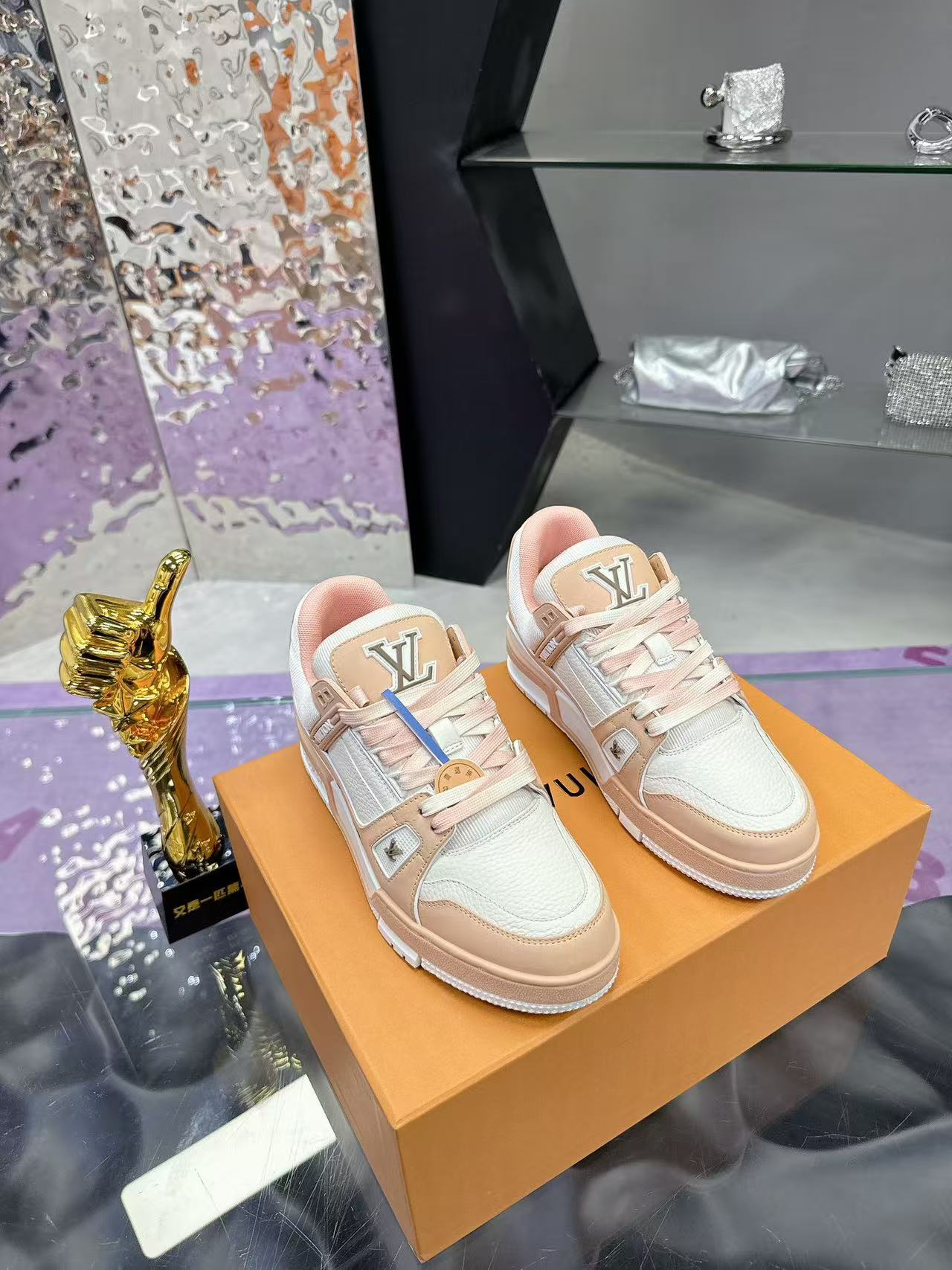 LV  trainer Pink calfskin