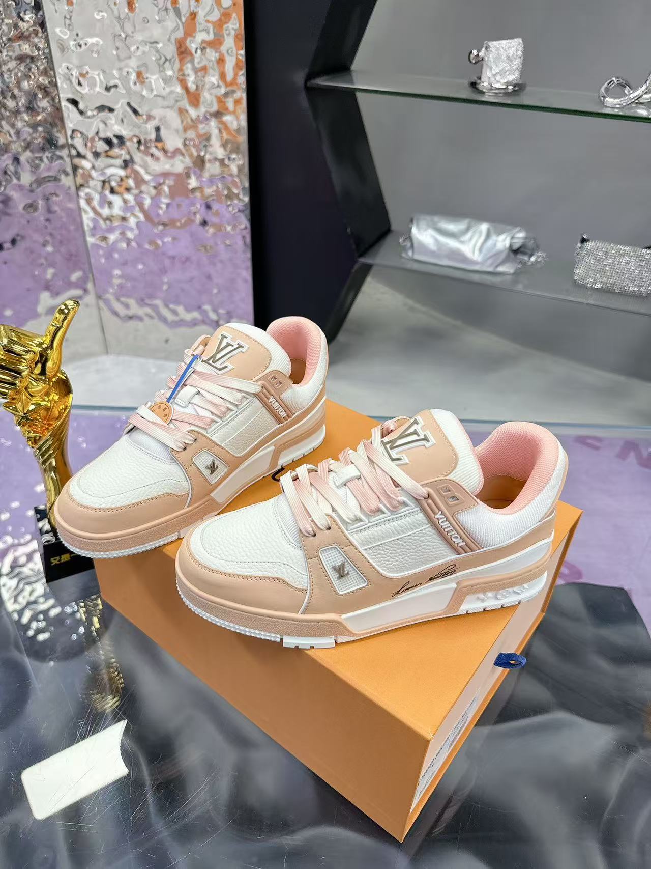 LV  trainer Pink calfskin